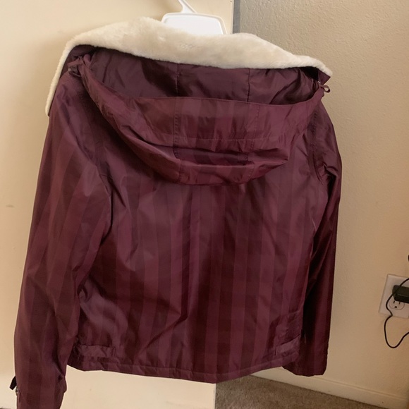 Snowboarding jacket 🧥 - Picture 4 of 4